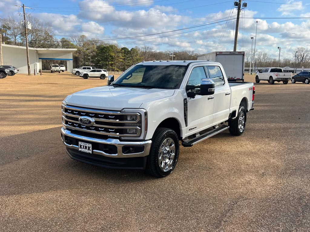2026 Oxford White Ford Super Duty F-250 SRW LARIAT 4X4 Truck