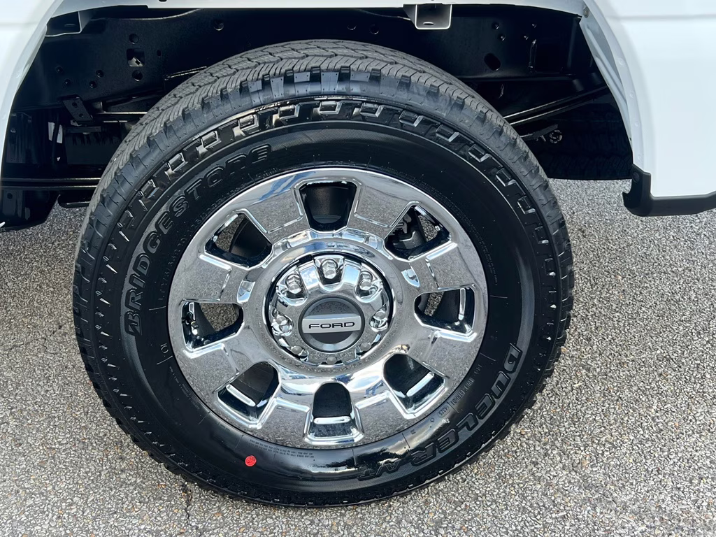 2026 Oxford White Ford Super Duty F-250 SRW LARIAT 4X4 Truck