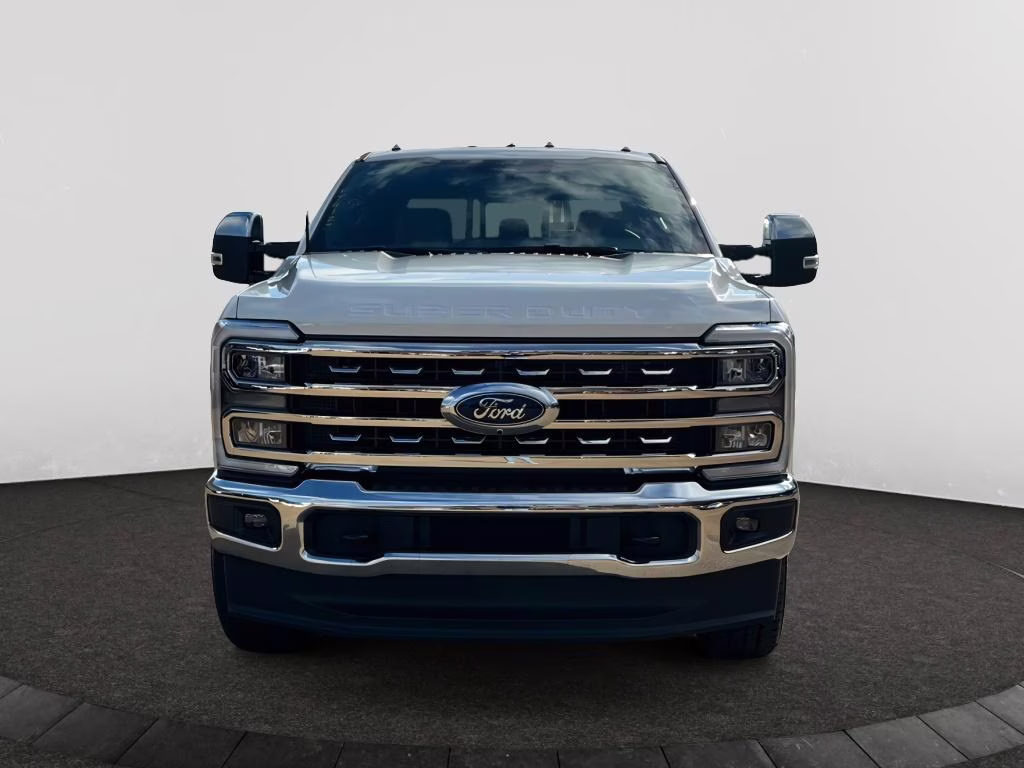 2026 Oxford White Ford Super Duty F-350 SRW LARIAT 4X4 Truck