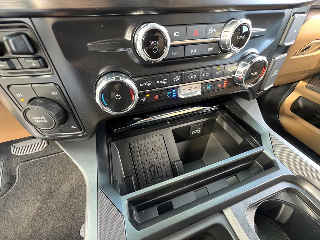 2026 Oxford White Ford Super Duty F-350 SRW LARIAT 4X4 Truck