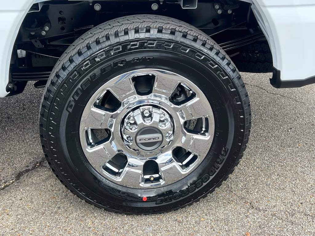 2026 Oxford White Ford Super Duty F-350 SRW LARIAT 4X4 Truck