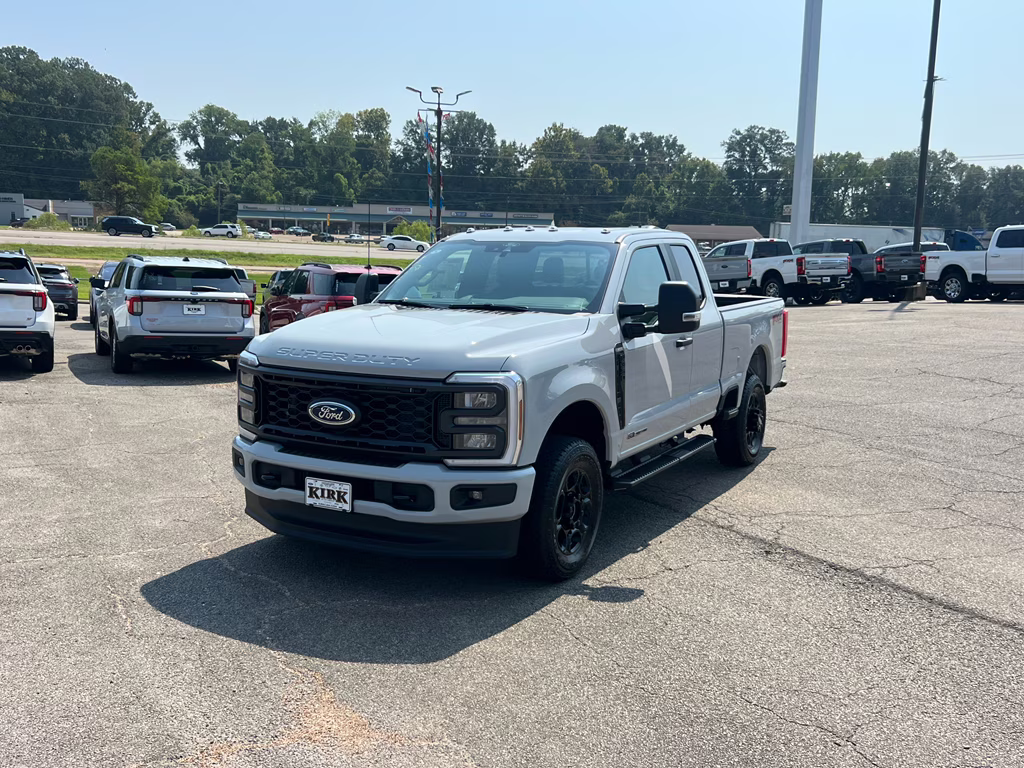 2026 Avalanche Ford Super Duty F-350 SRW XL 4X4 Truck