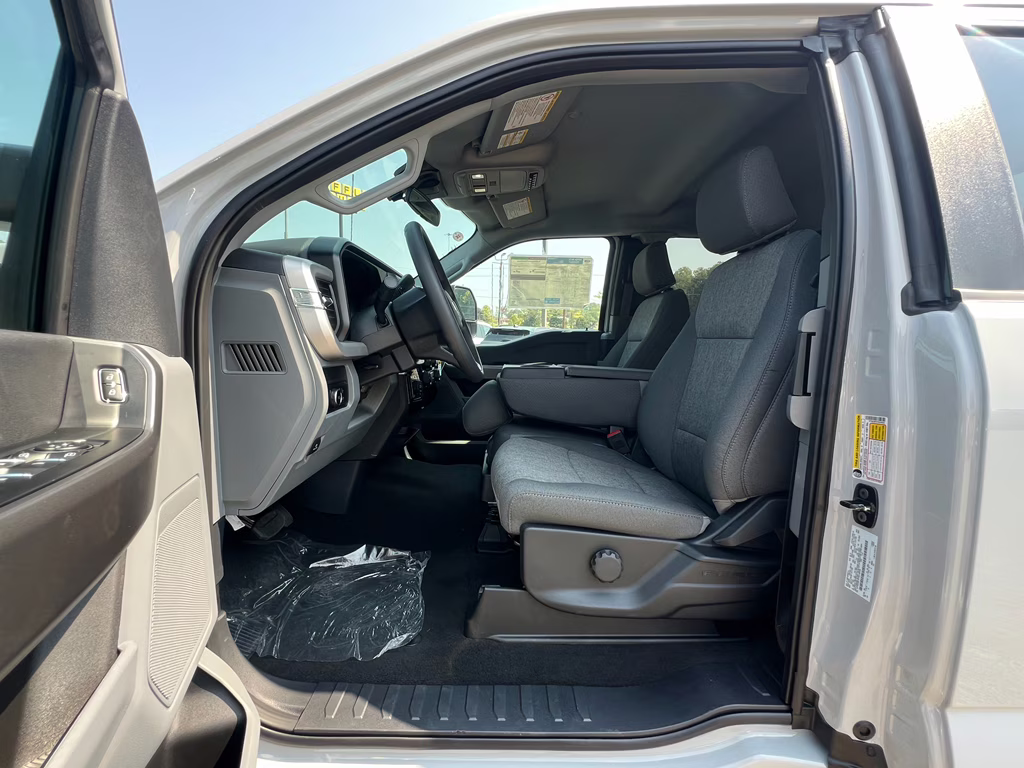2026 Avalanche Ford Super Duty F-350 SRW XL 4X4 Truck