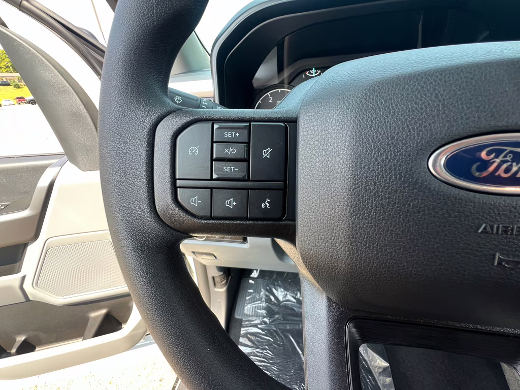 2026 Avalanche Ford Super Duty F-350 SRW XL 4X4 Truck