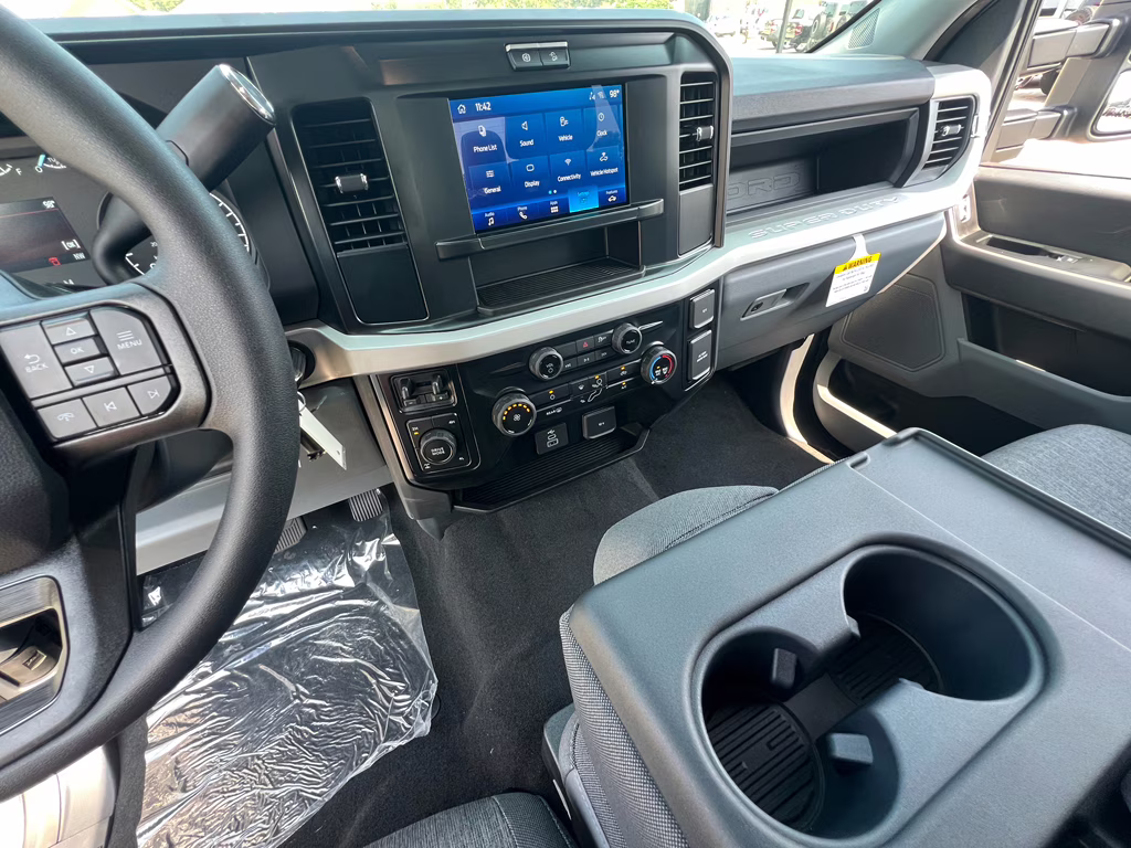 2026 Avalanche Ford Super Duty F-350 SRW XL 4X4 Truck