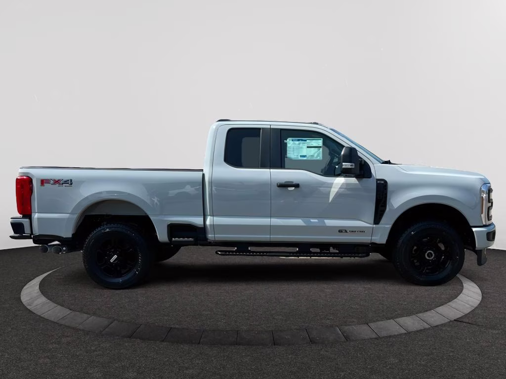 2026 Avalanche Ford Super Duty F-350 SRW XL 4X4 Truck