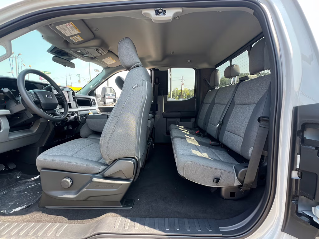 2026 Avalanche Ford Super Duty F-350 SRW XL 4X4 Truck