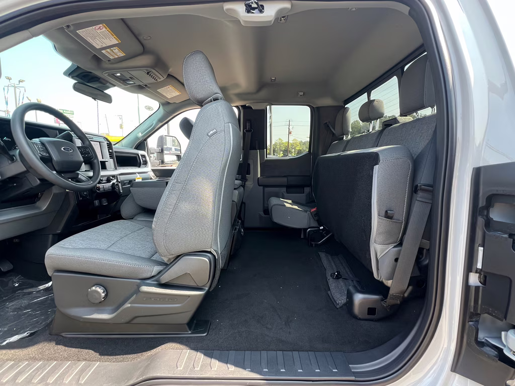 2026 Avalanche Ford Super Duty F-350 SRW XL 4X4 Truck