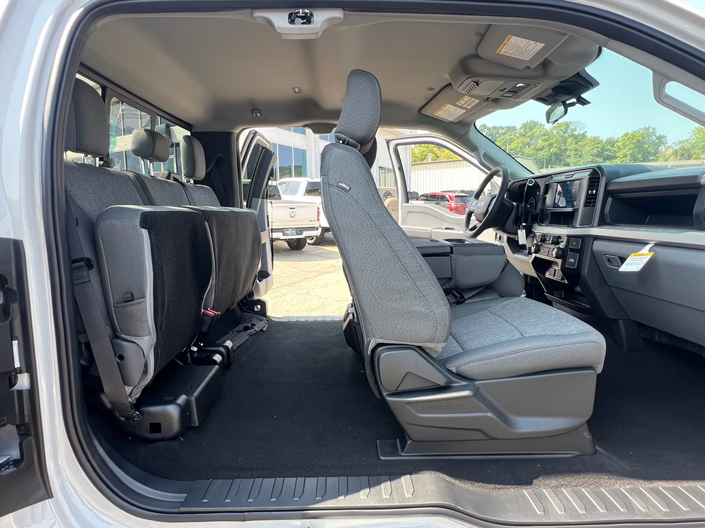 2026 Avalanche Ford Super Duty F-350 SRW XL 4X4 Truck