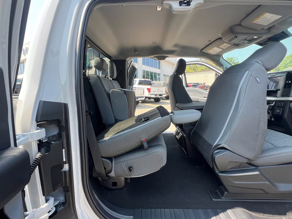 2026 Avalanche Ford Super Duty F-350 SRW XL 4X4 Truck