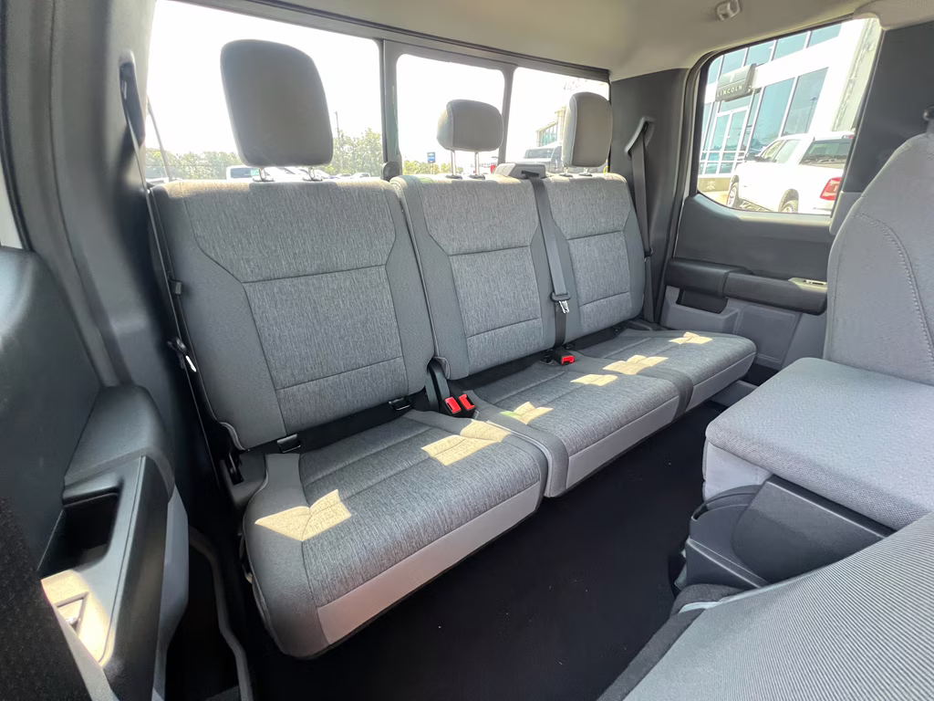 2026 Avalanche Ford Super Duty F-350 SRW XL 4X4 Truck