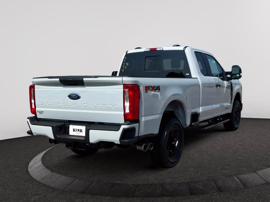 2026 Avalanche Ford Super Duty F-350 SRW XL 4X4 Truck