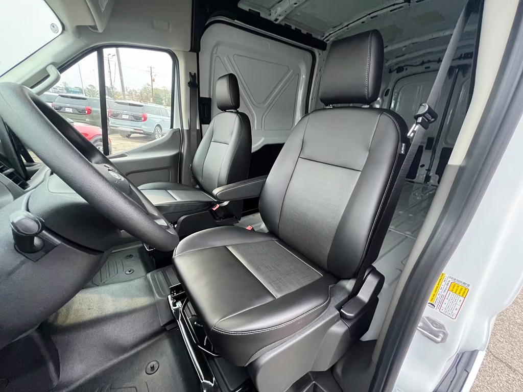 2026 Oxford White Ford Transit Van Base RWD Van