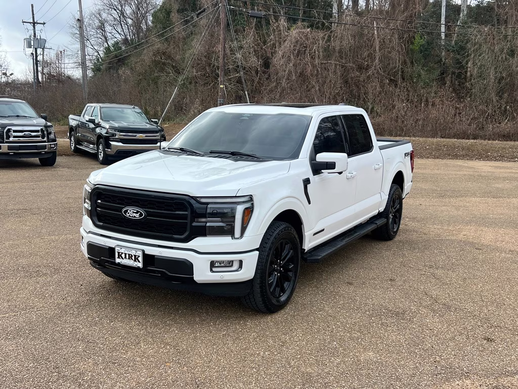 2024 STAR WHITE METALLIC TRICOAT Ford F-150 LARIAT 4X4 Truck