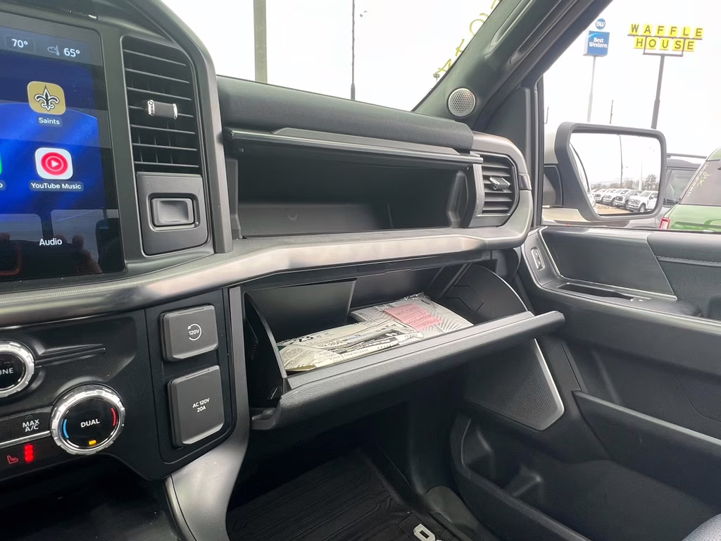 2024 STAR WHITE METALLIC TRICOAT Ford F-150 LARIAT 4X4 Truck