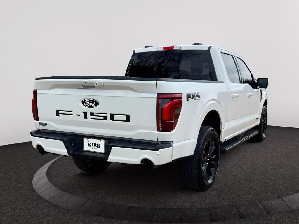 2024 STAR WHITE METALLIC TRICOAT Ford F-150 LARIAT 4X4 Truck