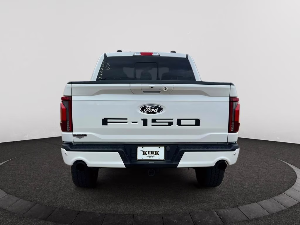 2024 STAR WHITE METALLIC TRICOAT Ford F-150 LARIAT 4X4 Truck