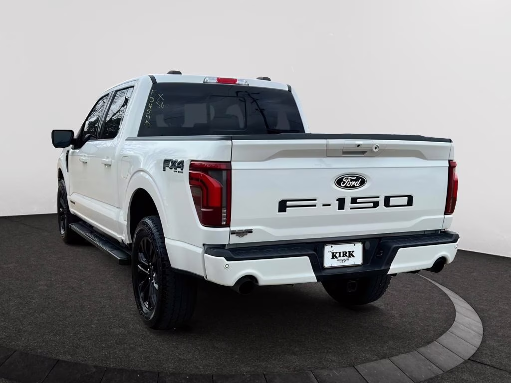 2024 STAR WHITE METALLIC TRICOAT Ford F-150 LARIAT 4X4 Truck