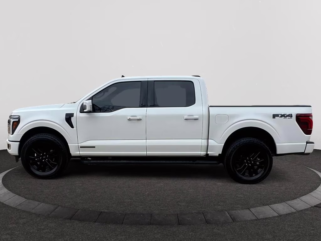 2024 STAR WHITE METALLIC TRICOAT Ford F-150 LARIAT 4X4 Truck
