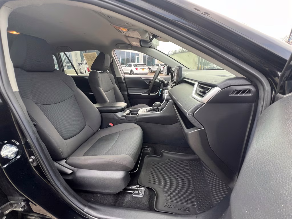 2021 Midnight Black Metallic Toyota RAV4 LE FWD SUV