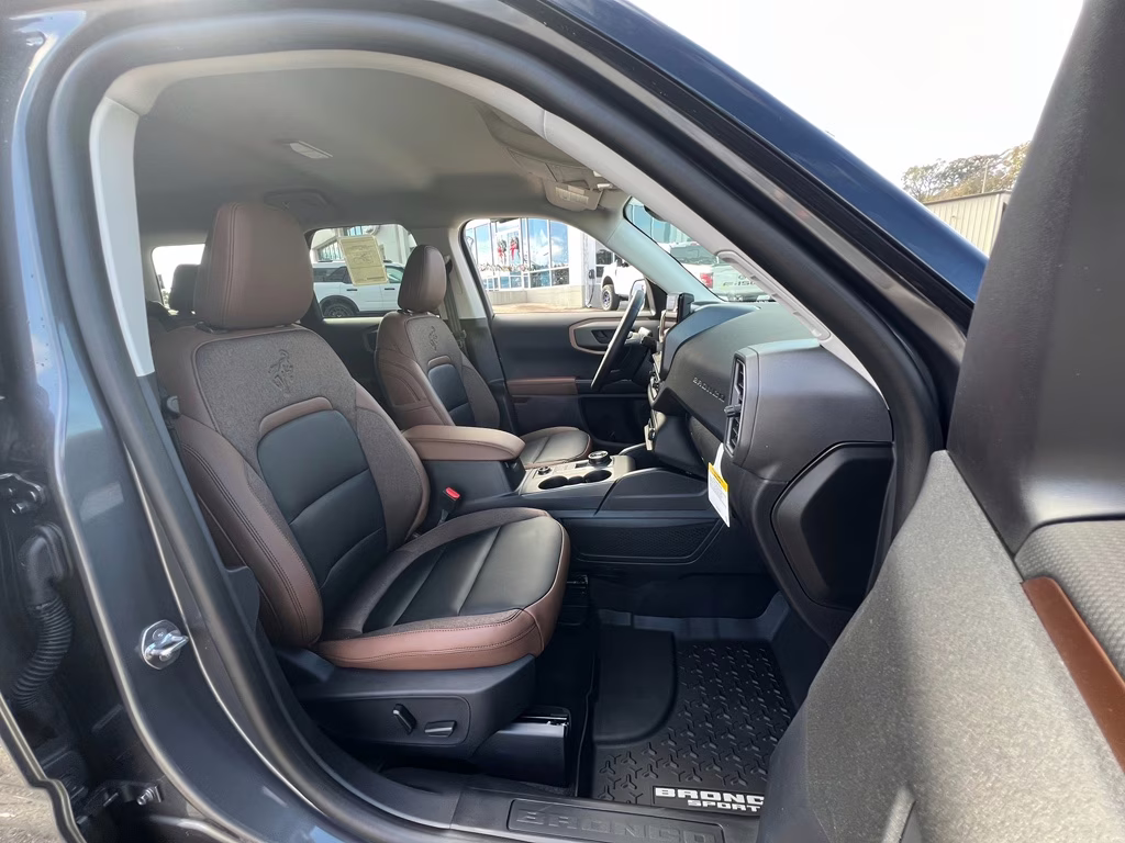 2025 Carbonized Gray Metallic Ford Bronco Sport Outer Banks 4X4 SUV