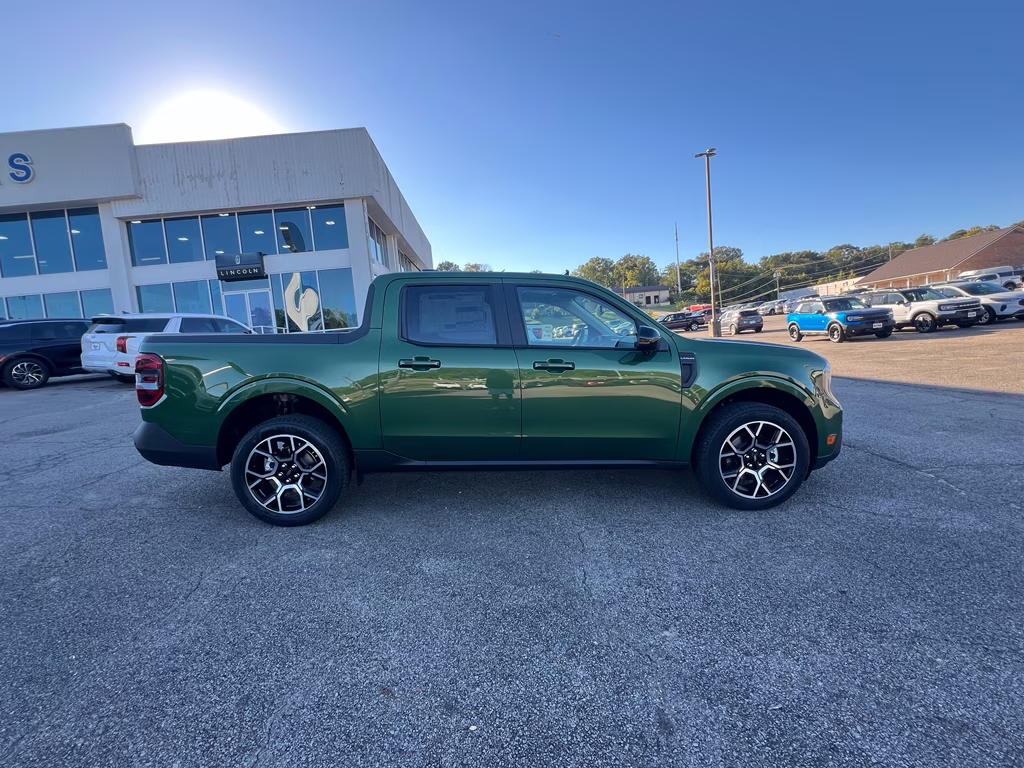 2025 Eruption Green Ford Maverick LARIAT AWD Truck