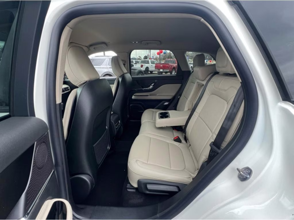 2025 Pristine White Metallic Tri-Coat Lincoln Corsair Reserve FWD SUV