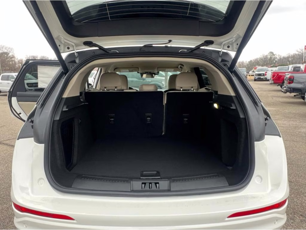 2025 Pristine White Metallic Tri-Coat Lincoln Corsair Reserve FWD SUV