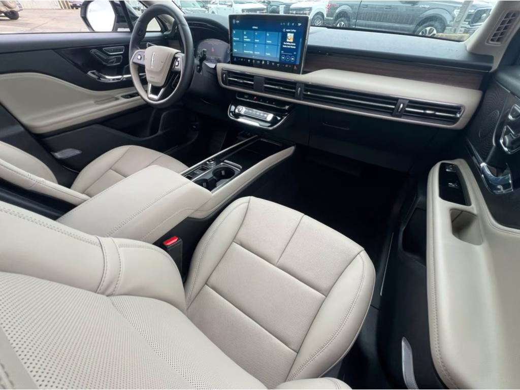 2025 Pristine White Metallic Tri-Coat Lincoln Corsair Reserve FWD SUV