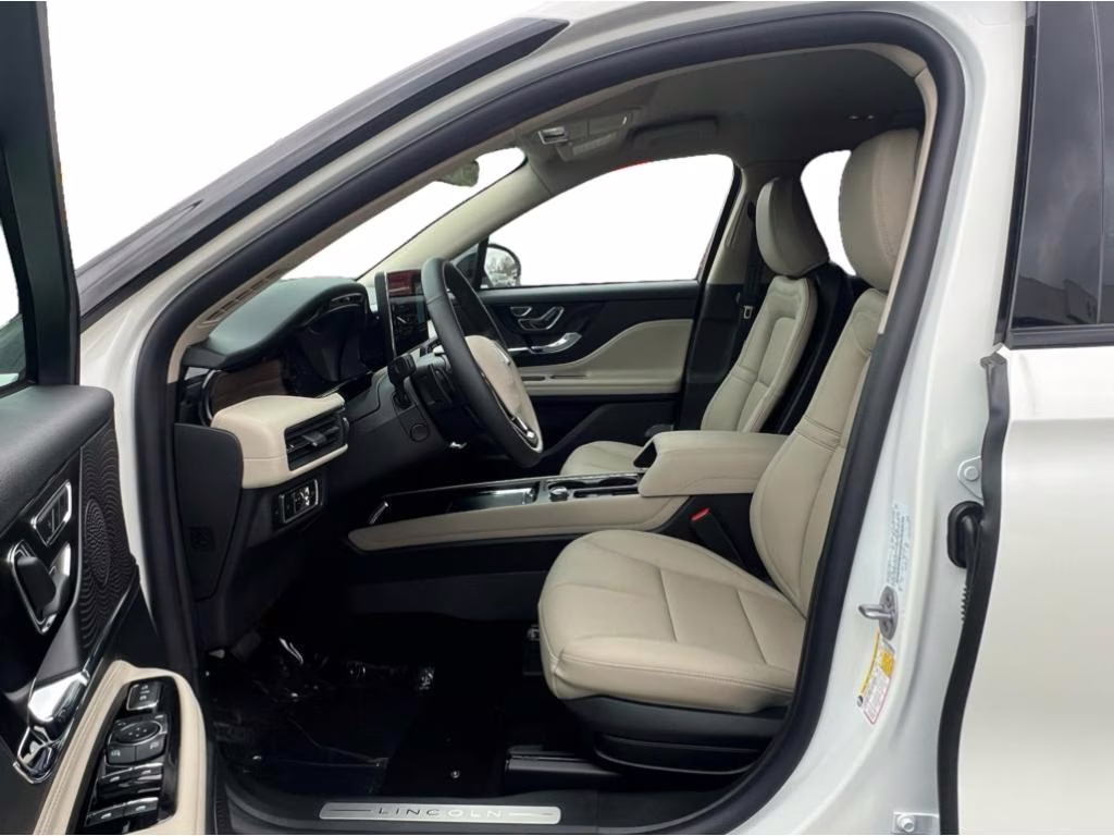 2025 Pristine White Metallic Tri-Coat Lincoln Corsair Reserve FWD SUV