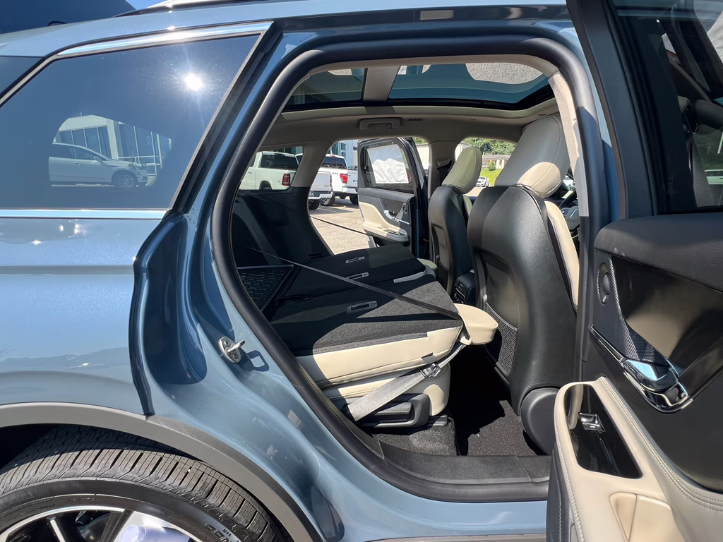2025 Whisper Blue Metallic Clearcoat Lincoln Corsair Reserve FWD SUV