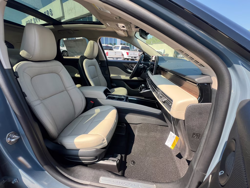 2025 Whisper Blue Metallic Clearcoat Lincoln Corsair Reserve FWD SUV