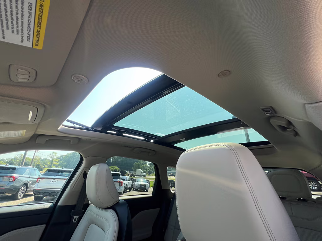 2025 Whisper Blue Metallic Clearcoat Lincoln Corsair Reserve FWD SUV