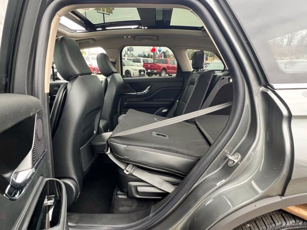 2025 Asher Gray Metallic Clearcoat Lincoln Corsair Reserve FWD SUV