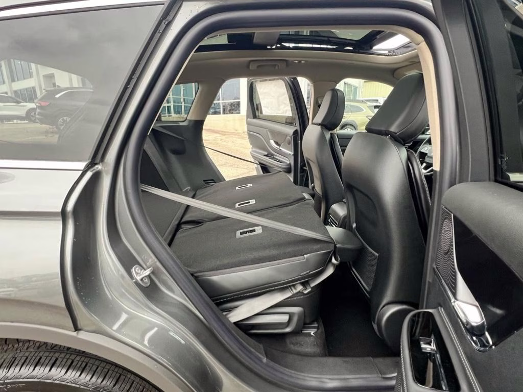 2025 Asher Gray Metallic Clearcoat Lincoln Corsair Reserve FWD SUV