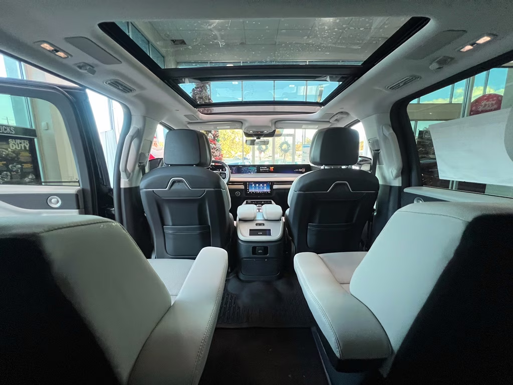 2025 Flight Blue Metallic Clearcoat Lincoln Navigator L Reserve 4X4 SUV