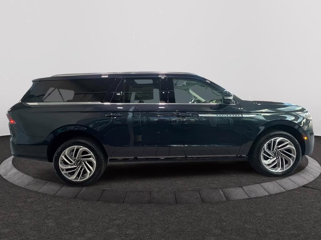 2025 Flight Blue Metallic Clearcoat Lincoln Navigator L Reserve 4X4 SUV