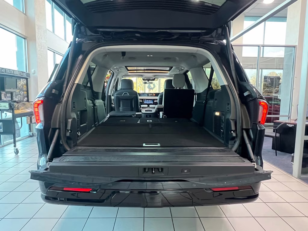2025 Flight Blue Metallic Clearcoat Lincoln Navigator L Reserve 4X4 SUV