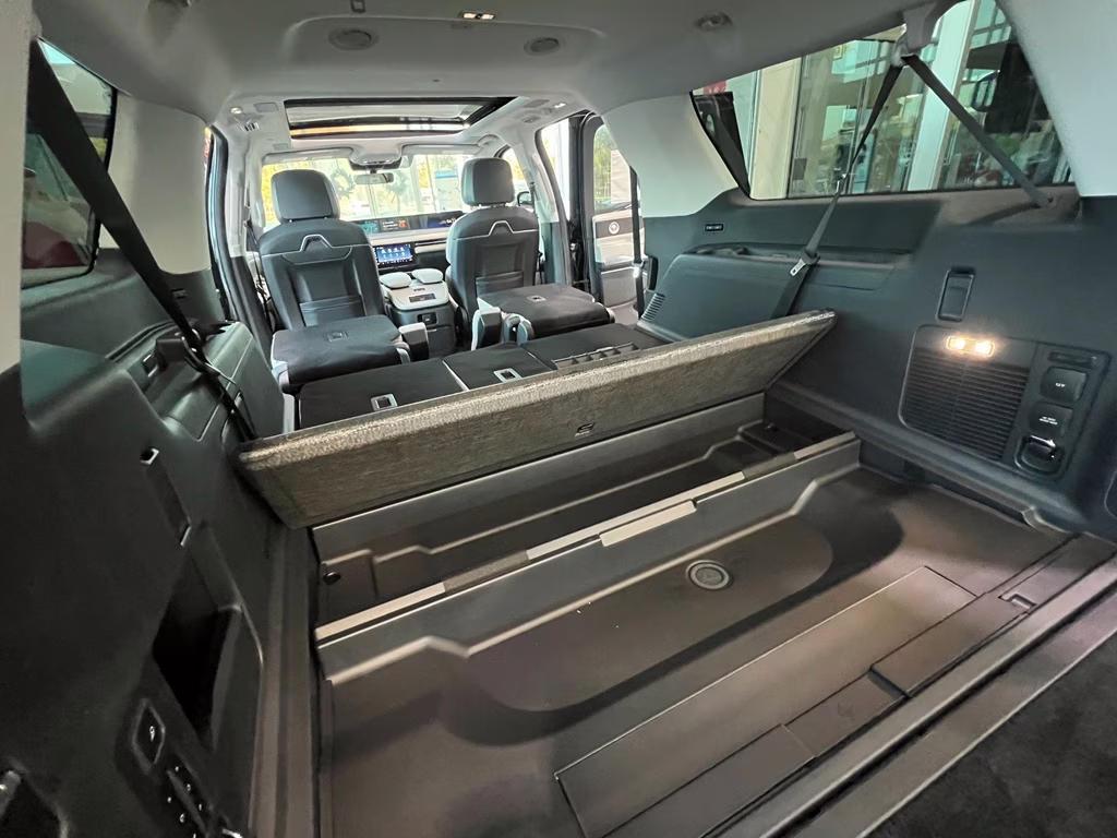 2025 Flight Blue Metallic Clearcoat Lincoln Navigator L Reserve 4X4 SUV