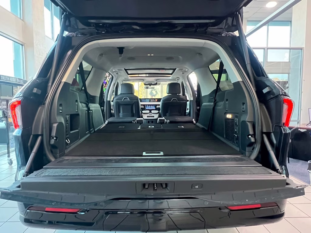 2025 Flight Blue Metallic Clearcoat Lincoln Navigator L Reserve 4X4 SUV