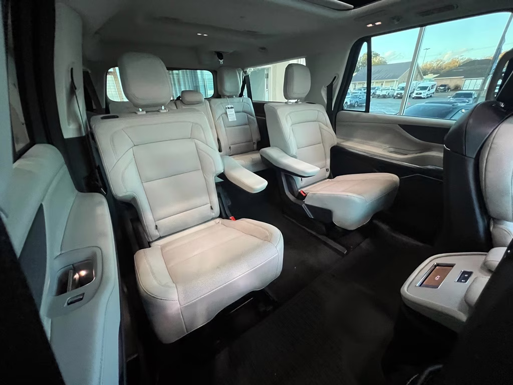 2025 Flight Blue Metallic Clearcoat Lincoln Navigator L Reserve 4X4 SUV