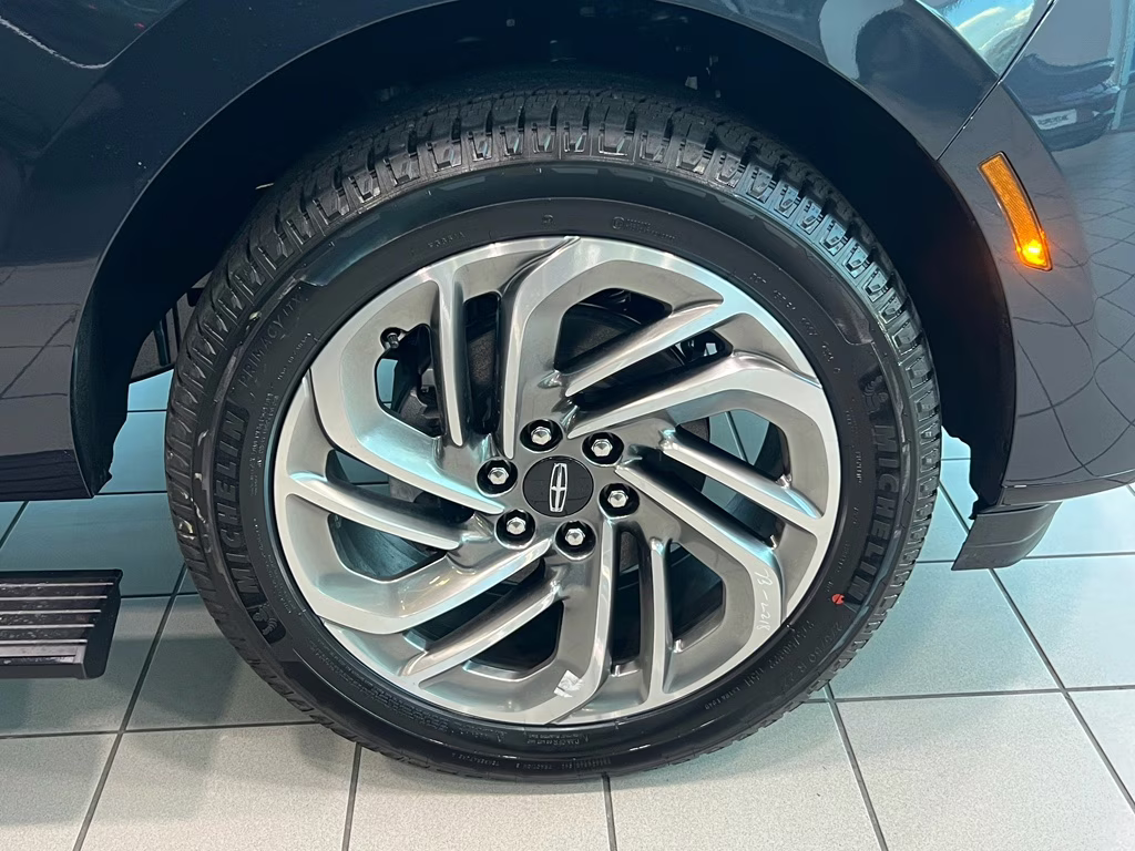 2025 Flight Blue Metallic Clearcoat Lincoln Navigator L Reserve 4X4 SUV