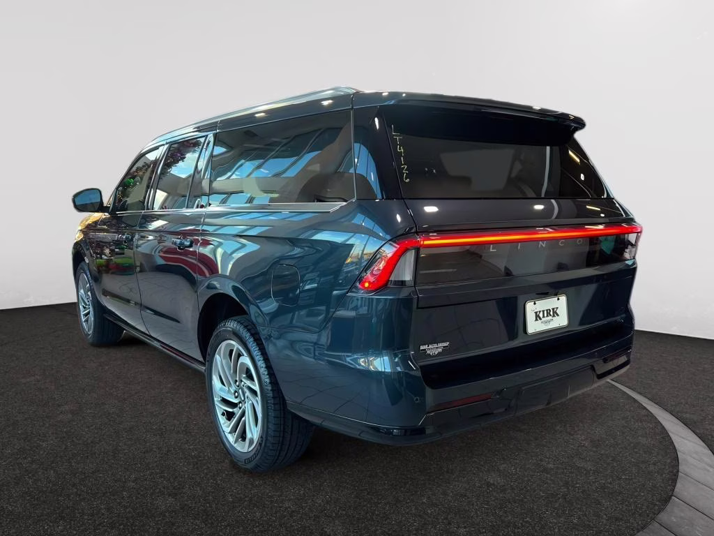 2025 Flight Blue Metallic Clearcoat Lincoln Navigator L Reserve 4X4 SUV