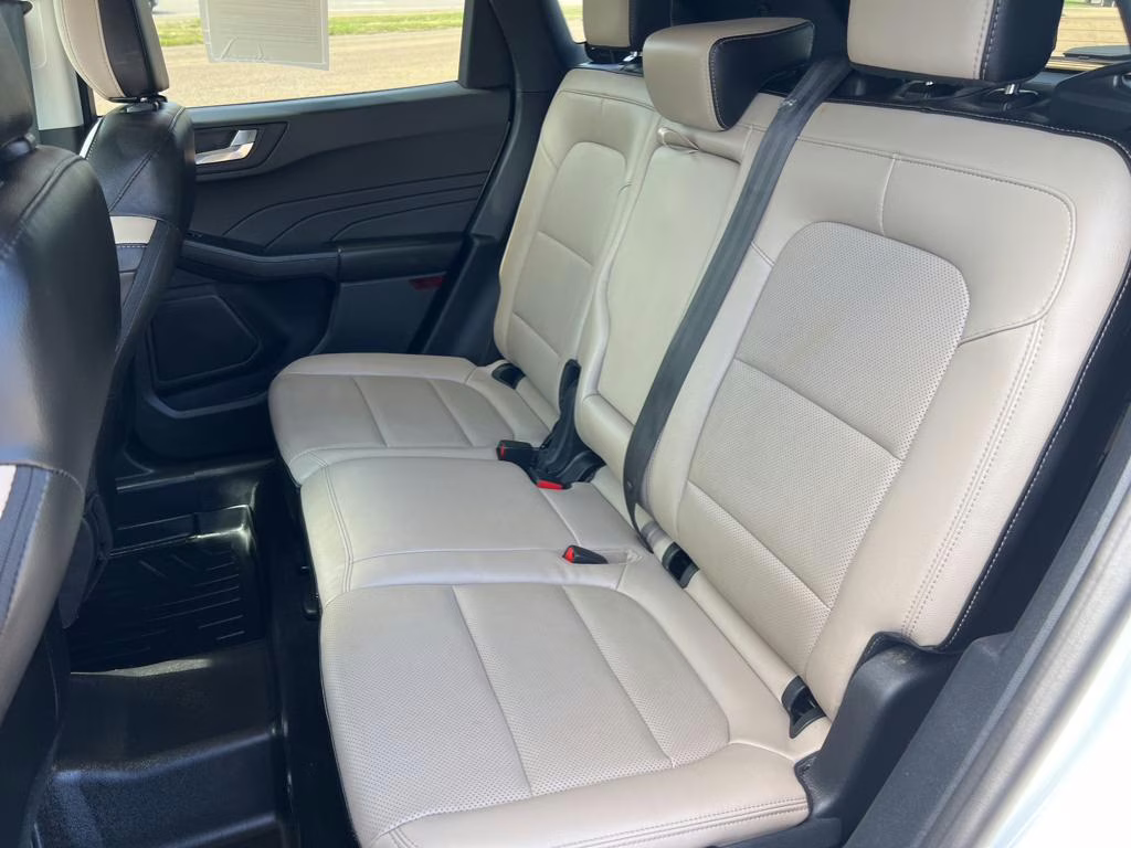 2022 STAR WHITE METALLIC TRI-COAT Ford Escape SEL FWD SUV