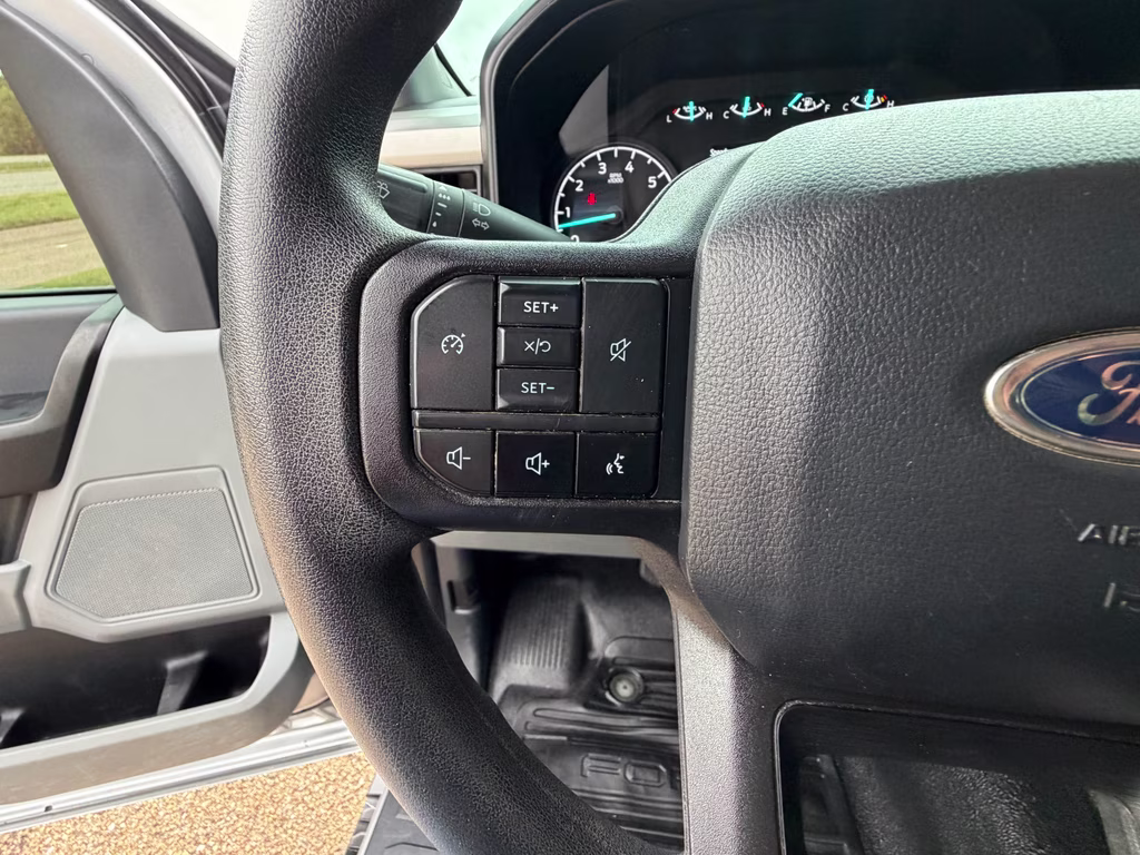 2024 Iconic Silver Metallic Ford Super Duty F-250 SRW XL 4X4 Truck