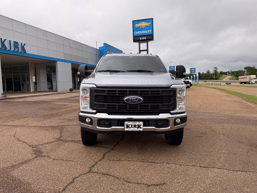 2024 Iconic Silver Metallic Ford Super Duty F-250 SRW XL 4X4 Truck