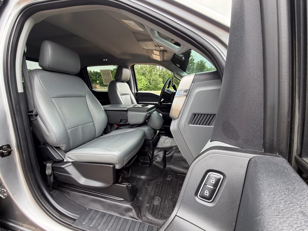 2024 Iconic Silver Metallic Ford Super Duty F-250 SRW XL 4X4 Truck