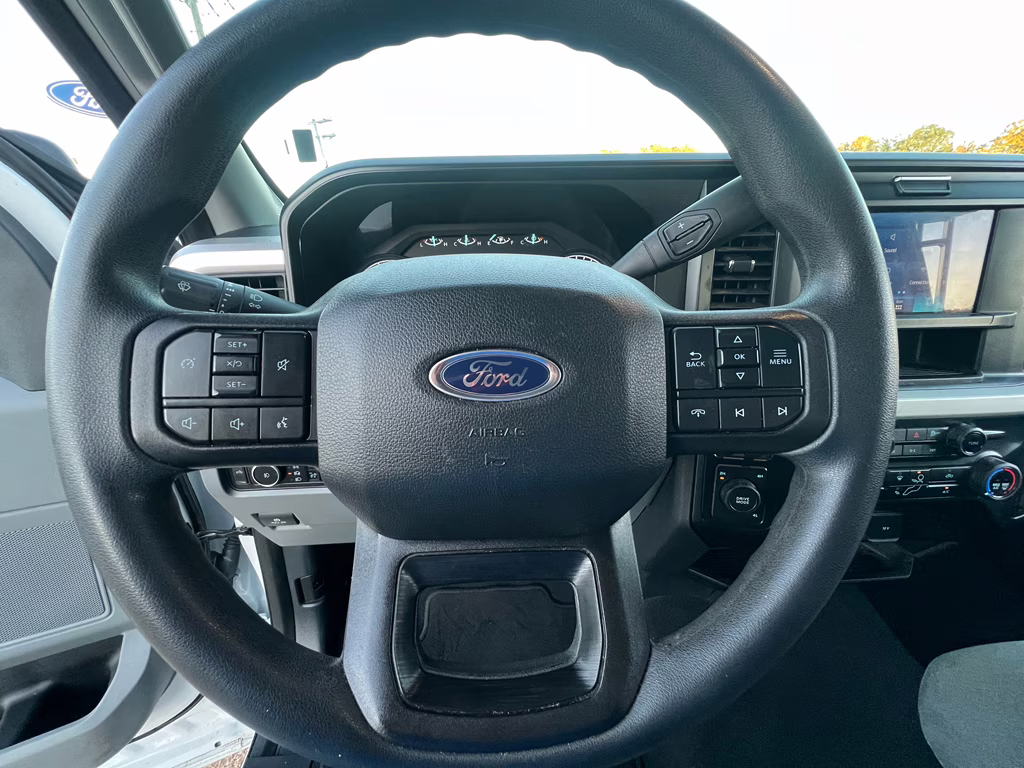 2025 OXFORD WHITE Ford Super Duty F-250 SRW XLT 4X4 Truck