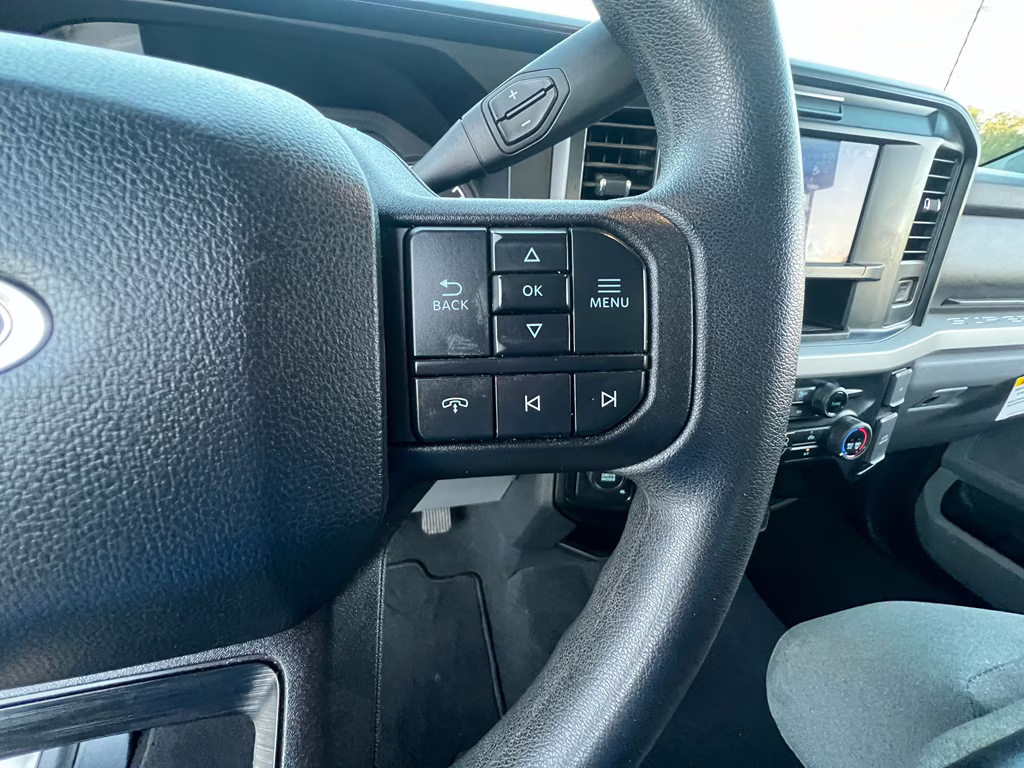 2025 OXFORD WHITE Ford Super Duty F-250 SRW XLT 4X4 Truck