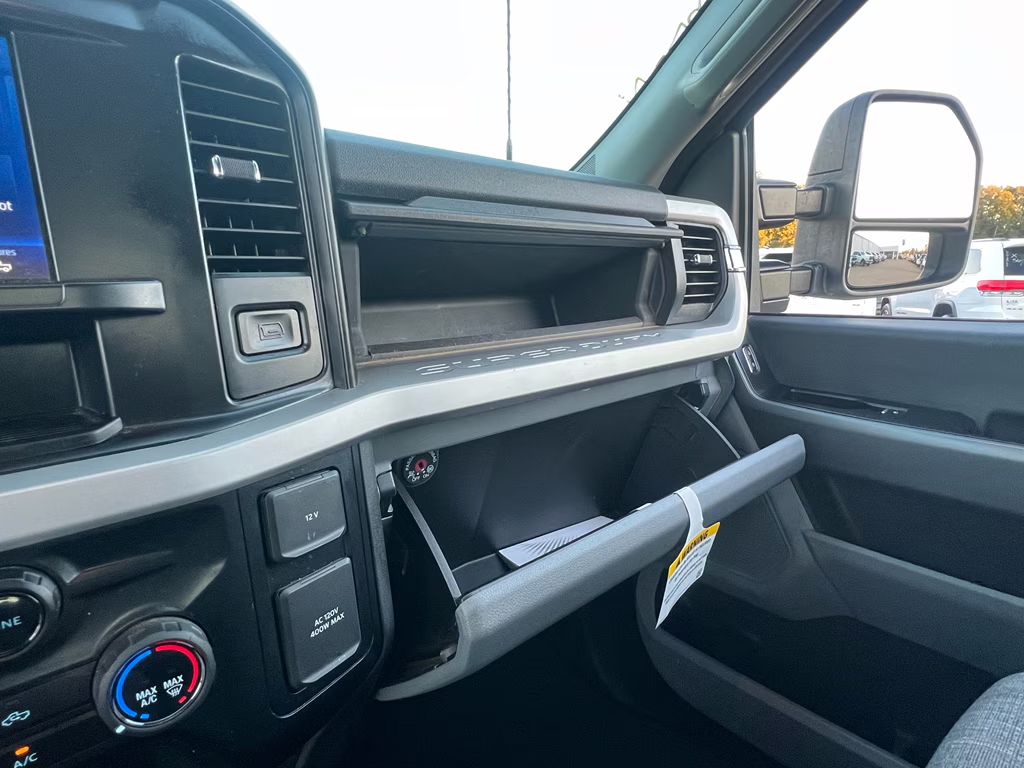 2025 OXFORD WHITE Ford Super Duty F-250 SRW XLT 4X4 Truck